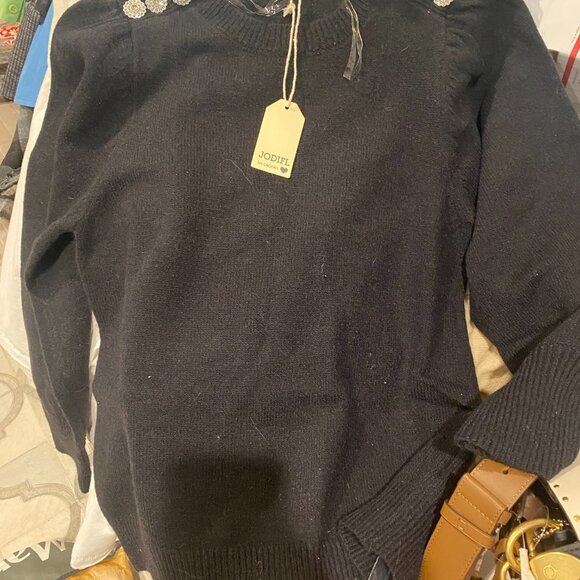 SOFT BLACK JUMPER SWEATER WITH BUTTONS ON THE SHOULDERS. NWT - Picture 9 of 9